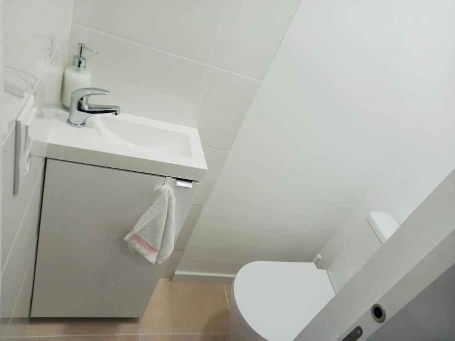 Modern 3 Bedroom Flat In Лиссабон Экстерьер фото