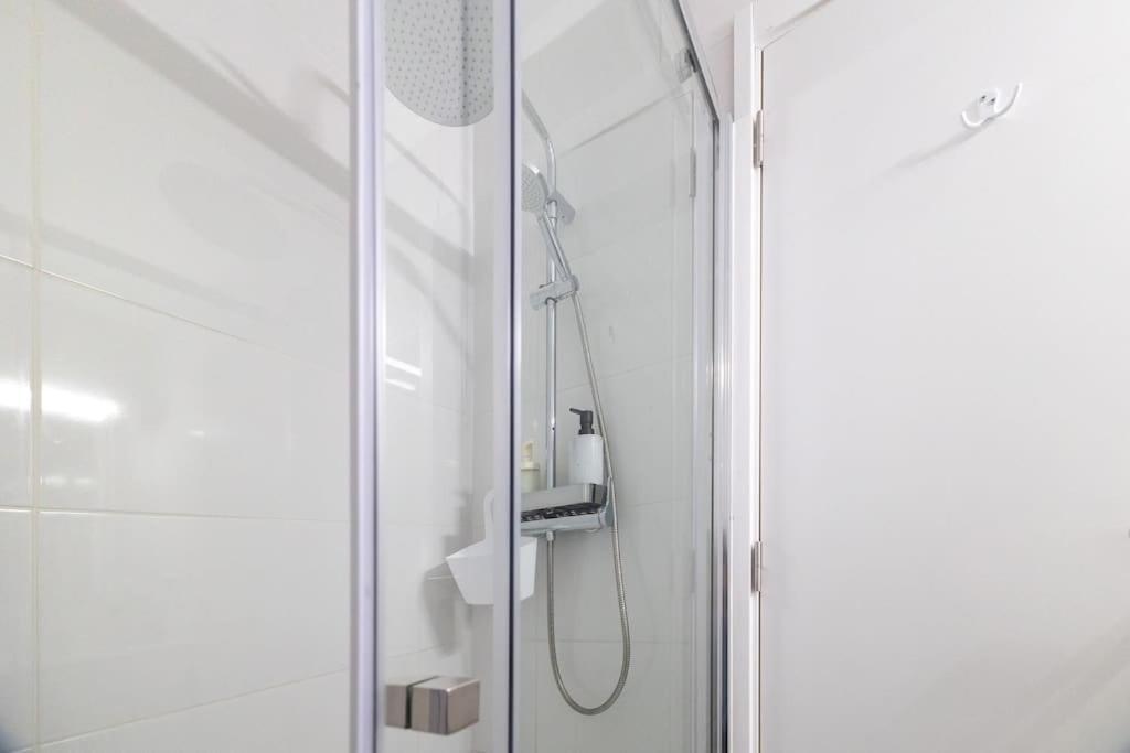 Modern 3 Bedroom Flat In Лиссабон Экстерьер фото