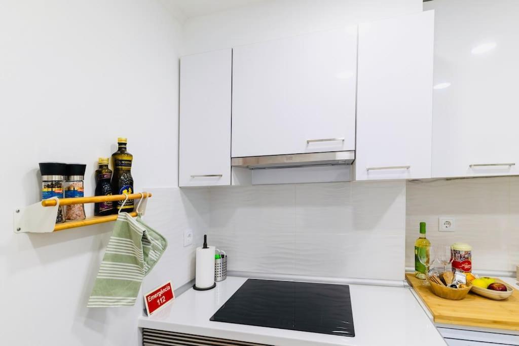 Modern 3 Bedroom Flat In Лиссабон Экстерьер фото