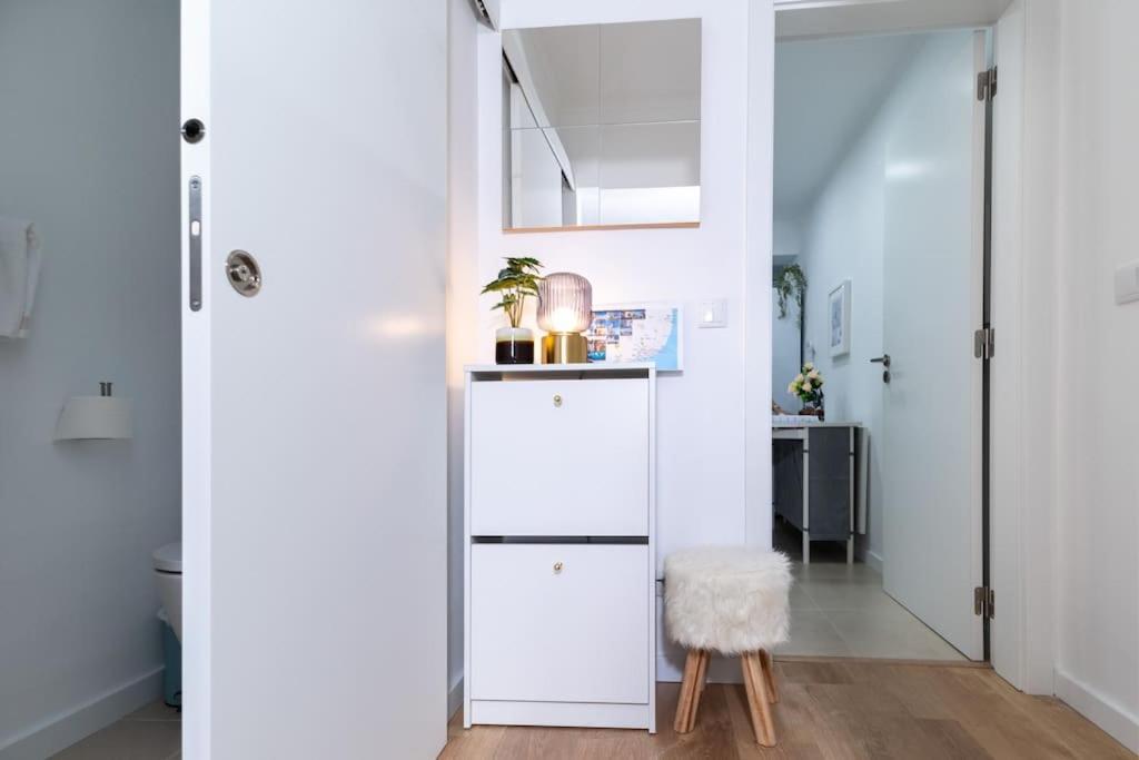 Modern 3 Bedroom Flat In Лиссабон Экстерьер фото