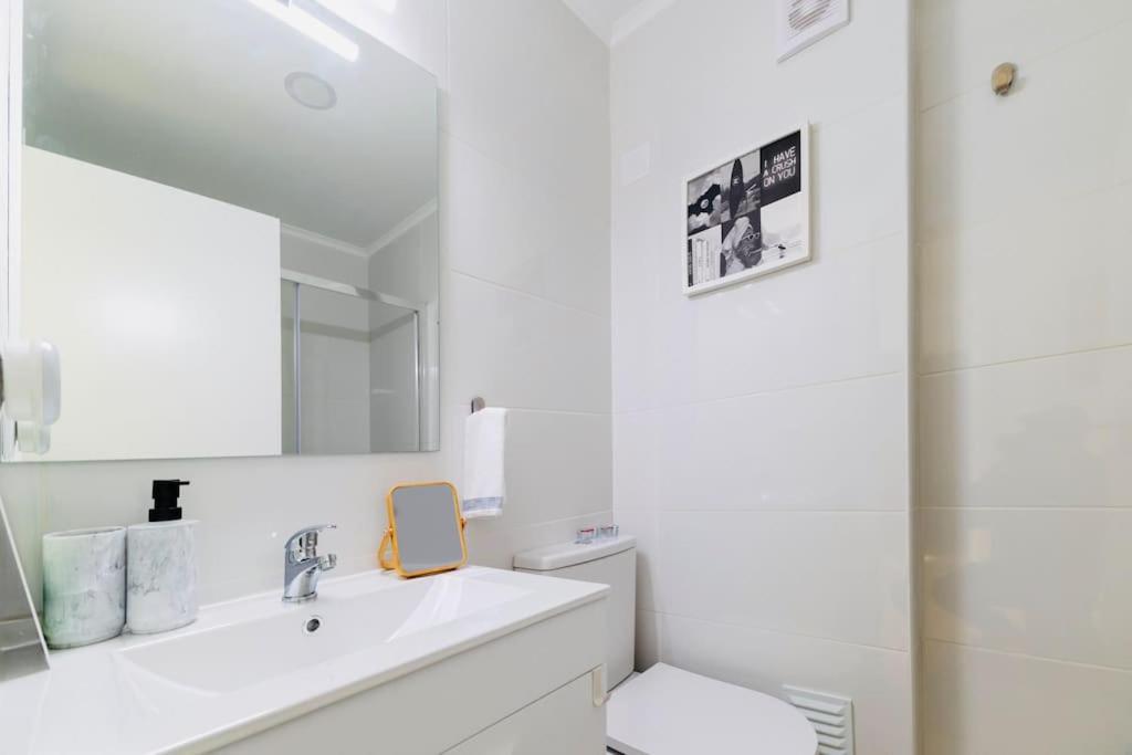 Modern 3 Bedroom Flat In Лиссабон Экстерьер фото