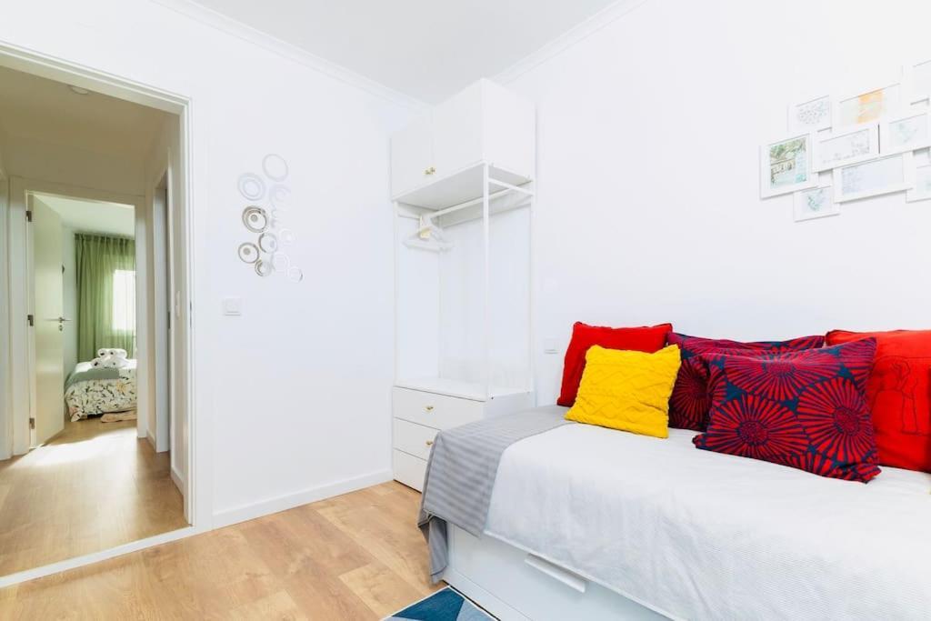 Modern 3 Bedroom Flat In Лиссабон Экстерьер фото