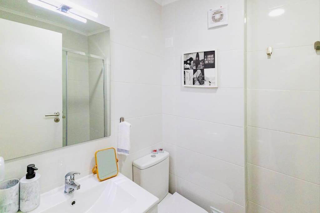 Modern 3 Bedroom Flat In Лиссабон Экстерьер фото